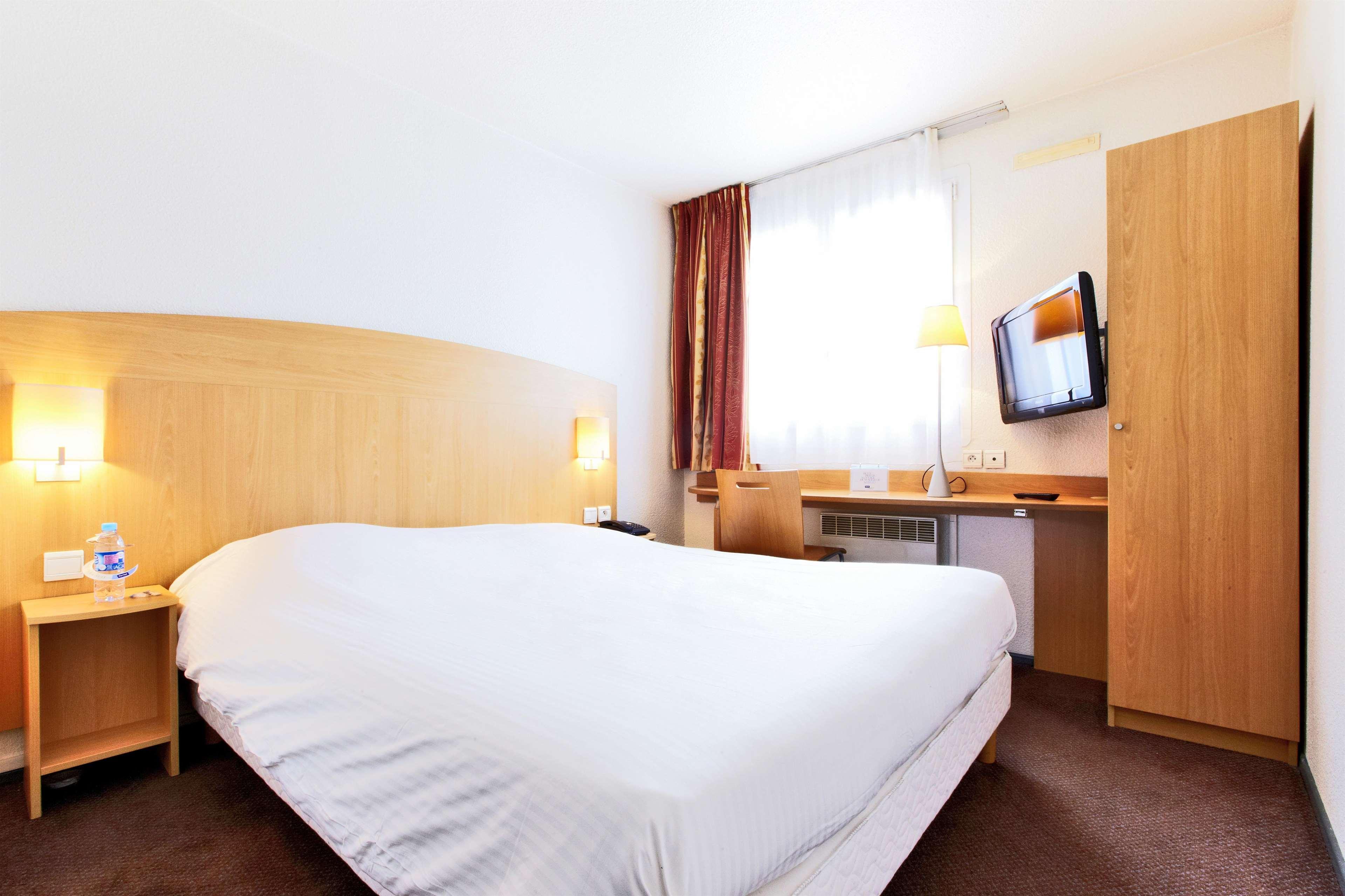 Hotel Restaurant Kyriad Mulhouse Nord Illzach מראה חיצוני תמונה