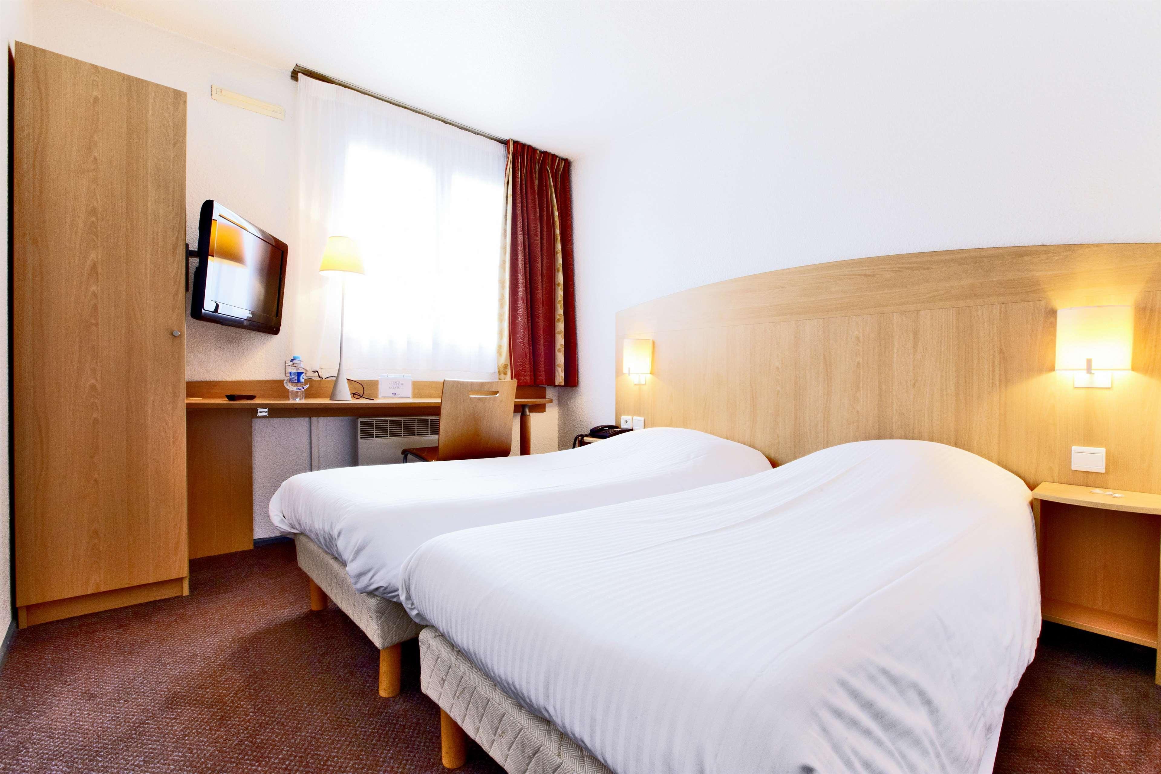 Hotel Restaurant Kyriad Mulhouse Nord Illzach מראה חיצוני תמונה